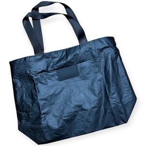 Aloha Collection Day Tripper Tote NWOT In Monochrome Black